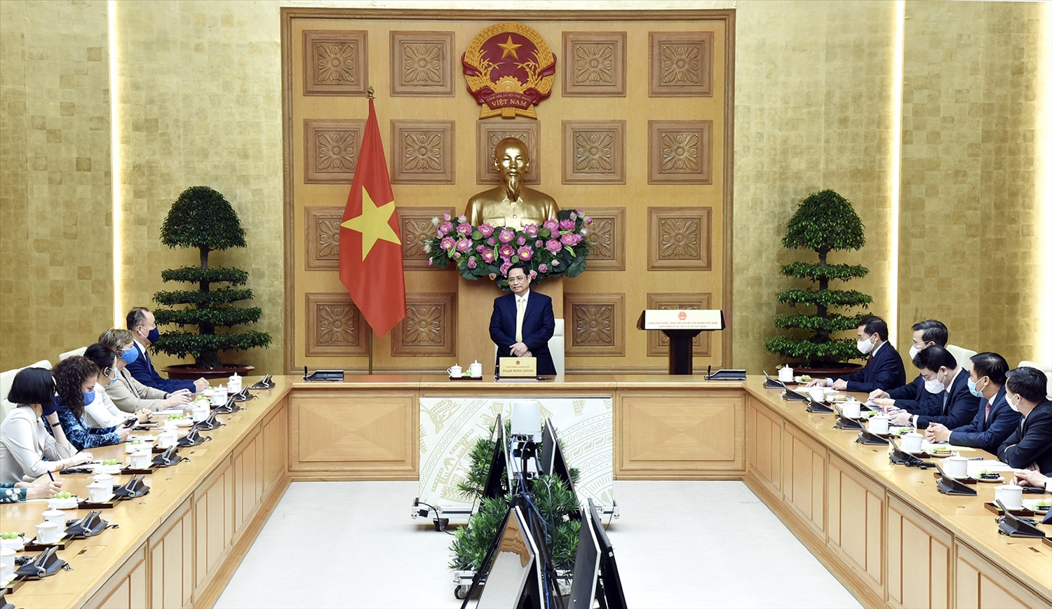 Le Premier ministre reçoit une délégation de représentants des organes onusiens au Vietnam